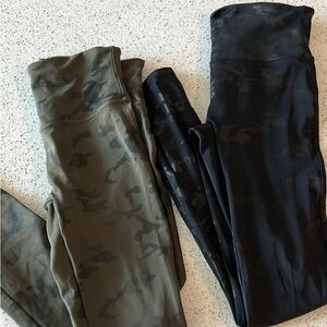 SPANX Camo Leggings in Olive and Black